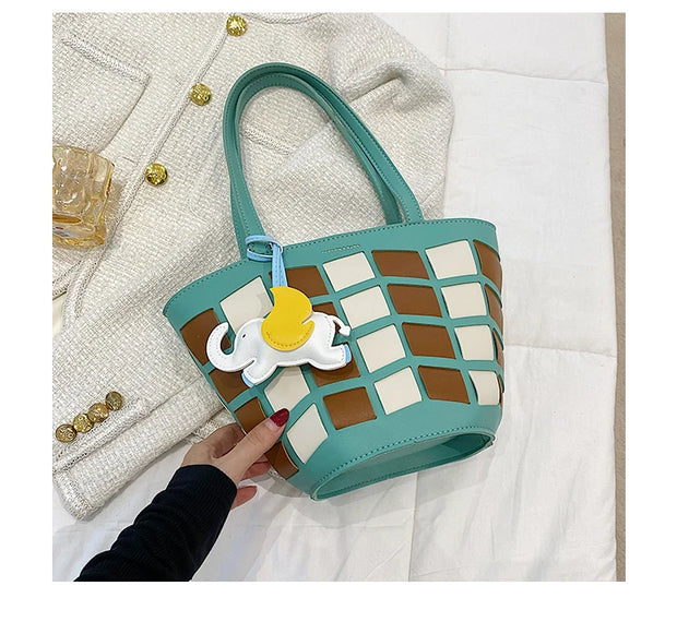 Fashionable Leather Crossbody Purse