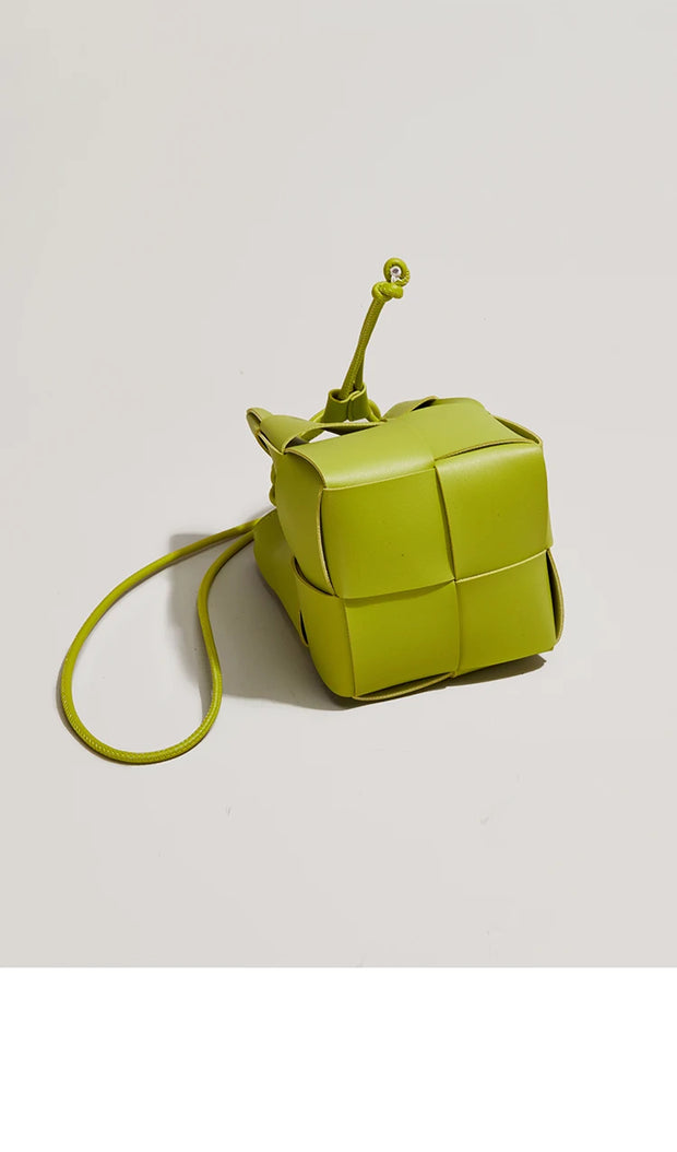 Chic Woven Bucket Crossbody Bag