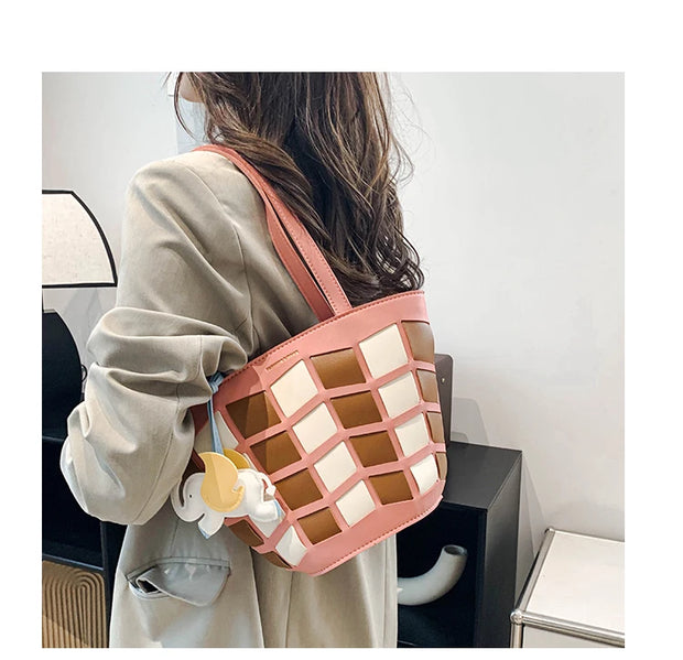Fashionable Leather Crossbody Purse