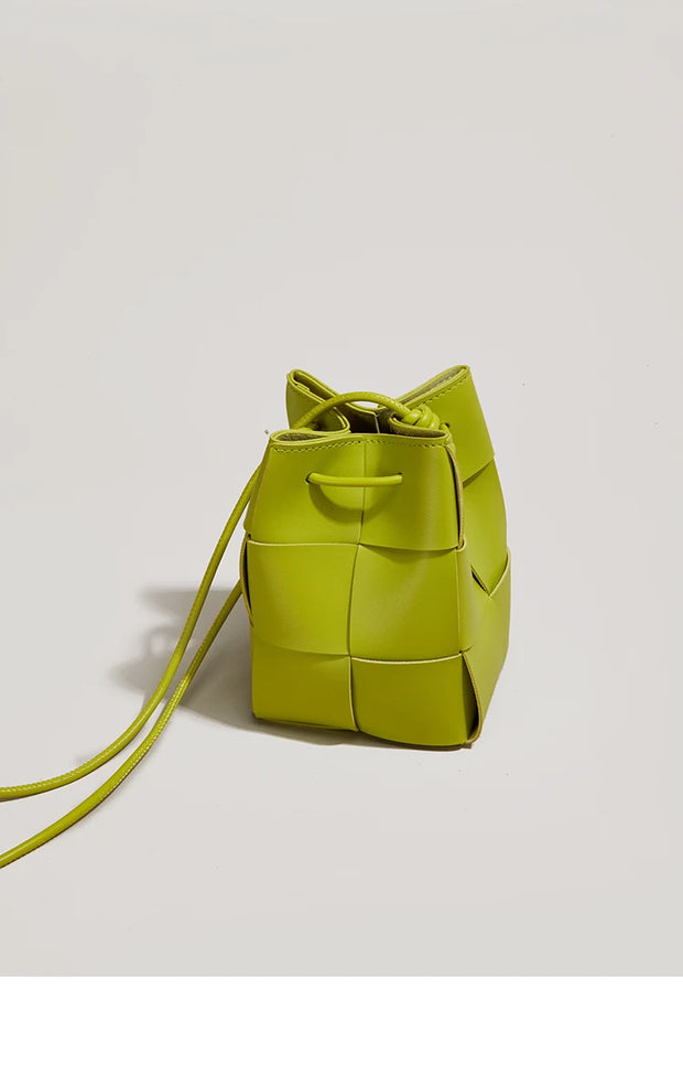Chic Woven Bucket Crossbody Bag