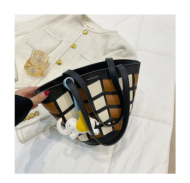Fashionable Leather Crossbody Purse